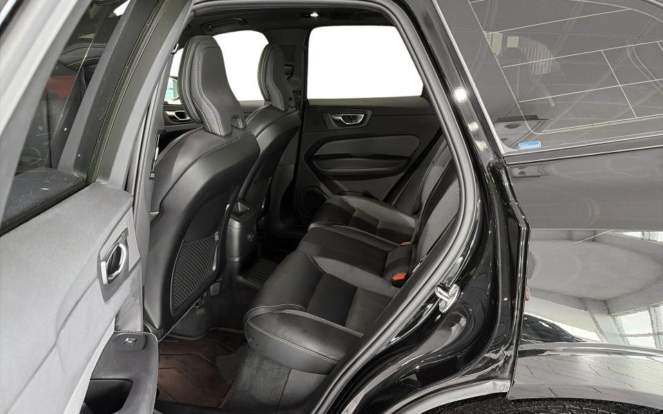 Volvo XC60 2,0 T6 ReCharge R-Design aut. AWD 5d
