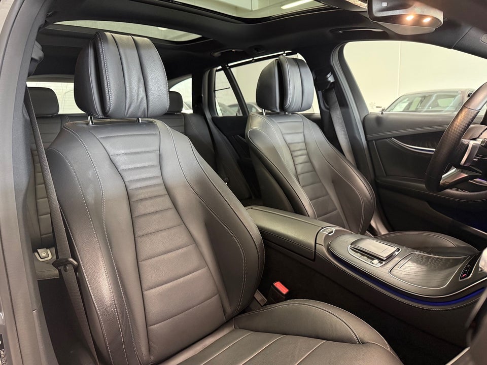 Mercedes E300 de 2,0 AMG Line stc. aut. 4Matic 5d