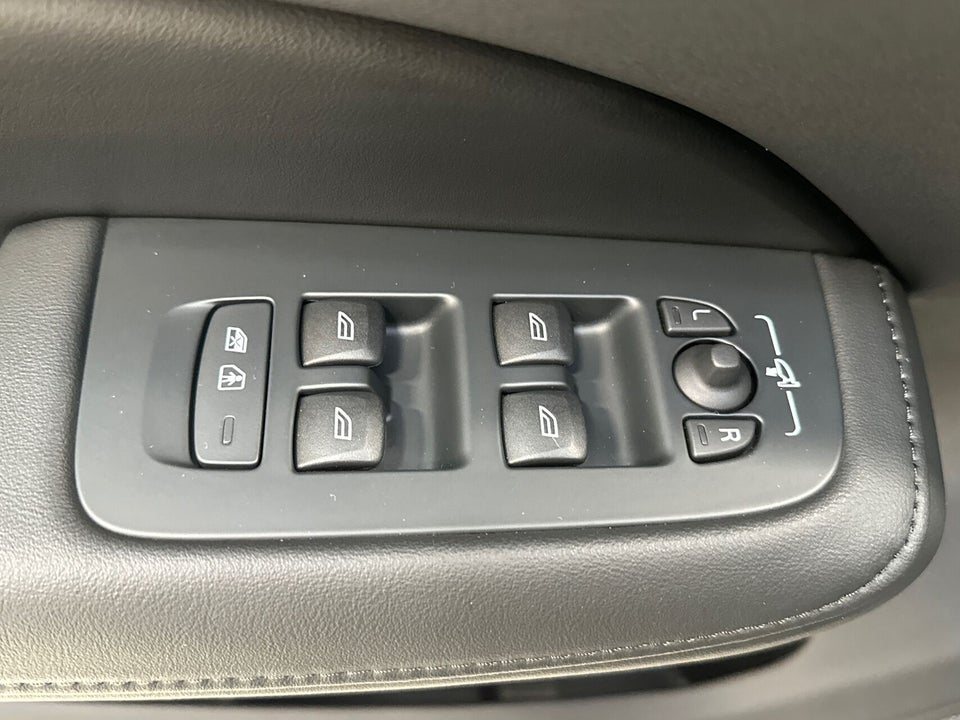 Volvo V60 2,0 T6 ReCharge Ultra aut. AWD 5d