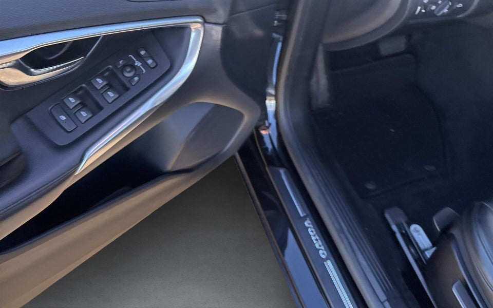 Volvo V40 1,5 T3 152 Momentum aut. 5d