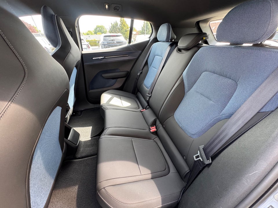 Volvo EX30 Twin Performance Plus 5d