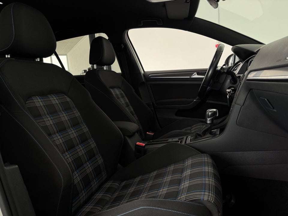 VW Golf VII 1,4 GTE DSG 5d