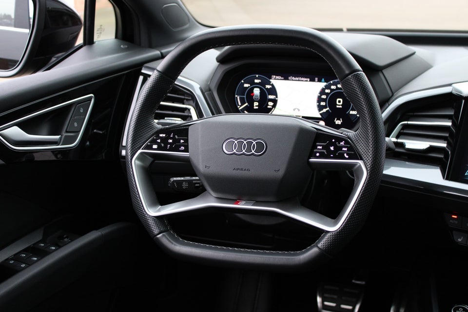 Audi Q4 e-tron 45 S-line 5d