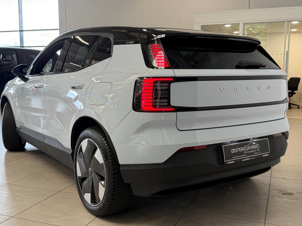 Volvo EX30 Extended Range Plus 5d