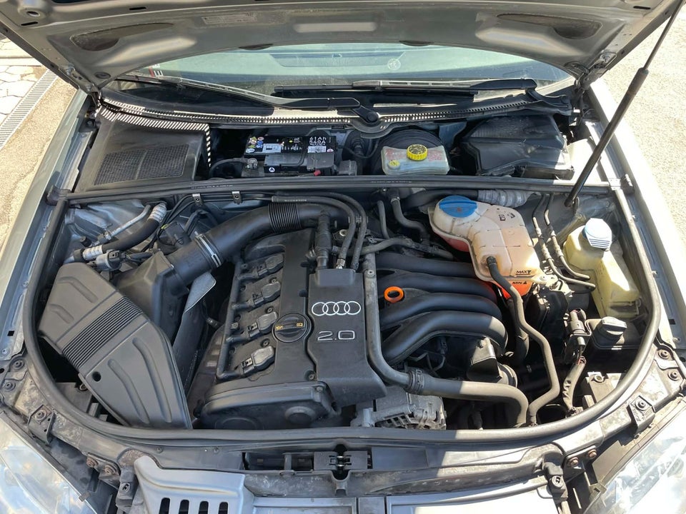 Audi A4 2,0 S-line Avant 5d