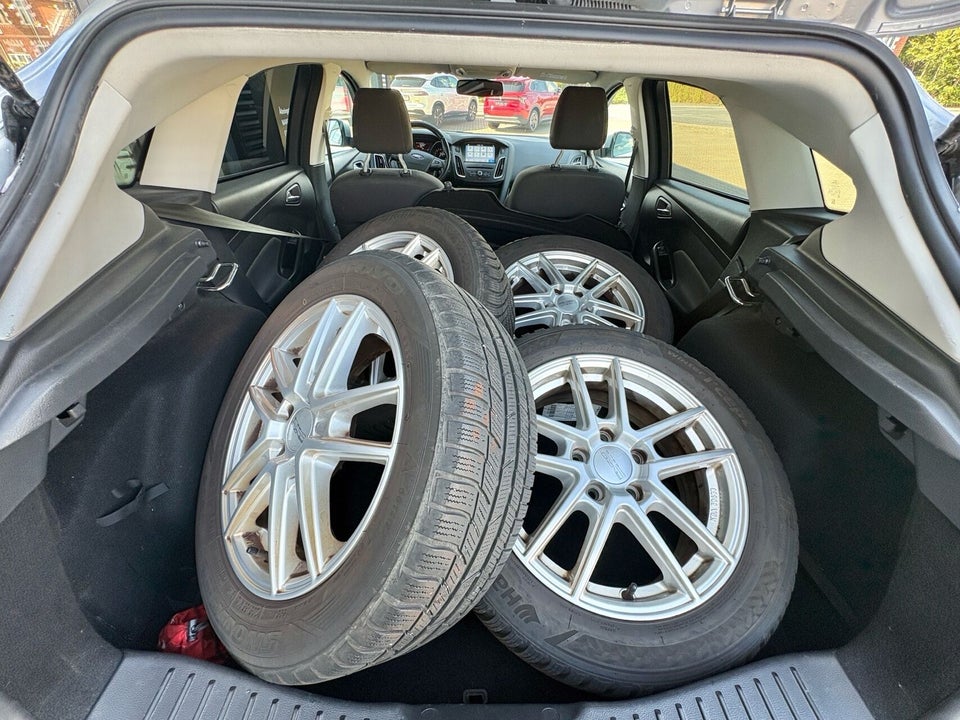 Ford Focus 1,0 EcoBoost Titanium 5d
