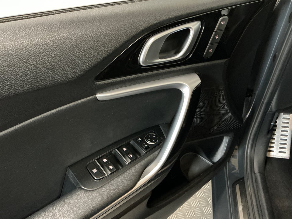 Kia Ceed 1,6 PHEV Upgrade SW DCT 5d