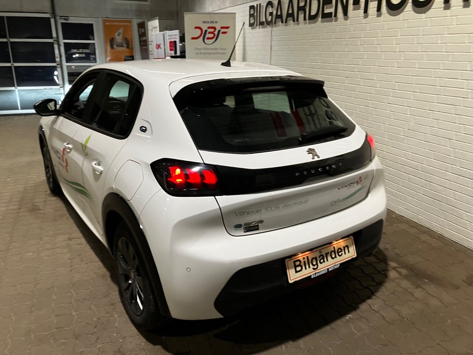 Peugeot e-208 50 Active 5d