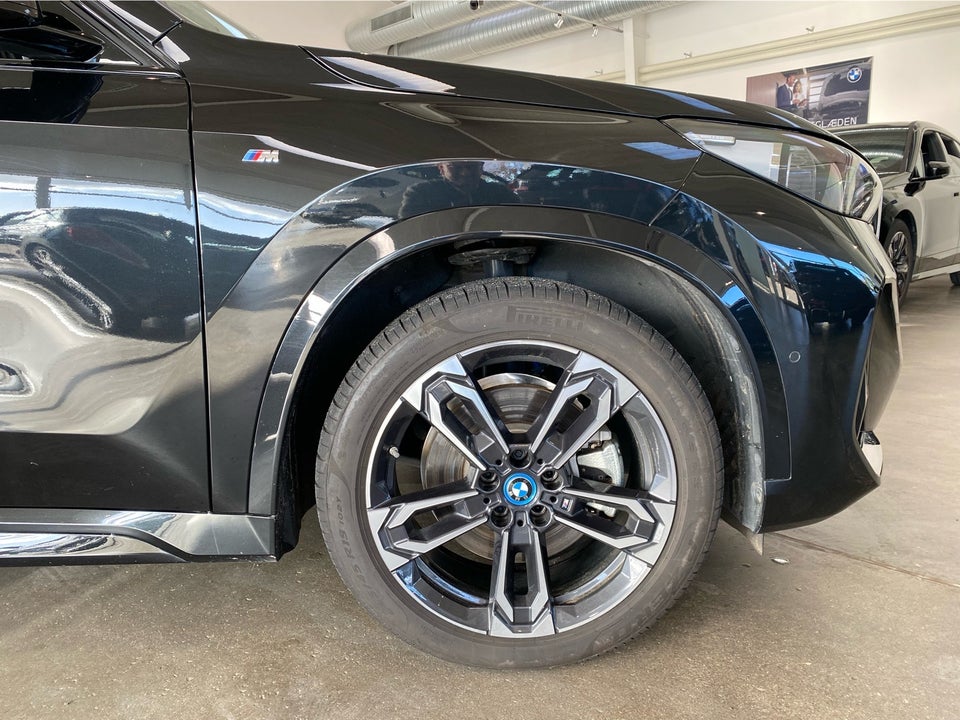 BMW iX1 xDrive30 Fully Charged M-Sport 5d