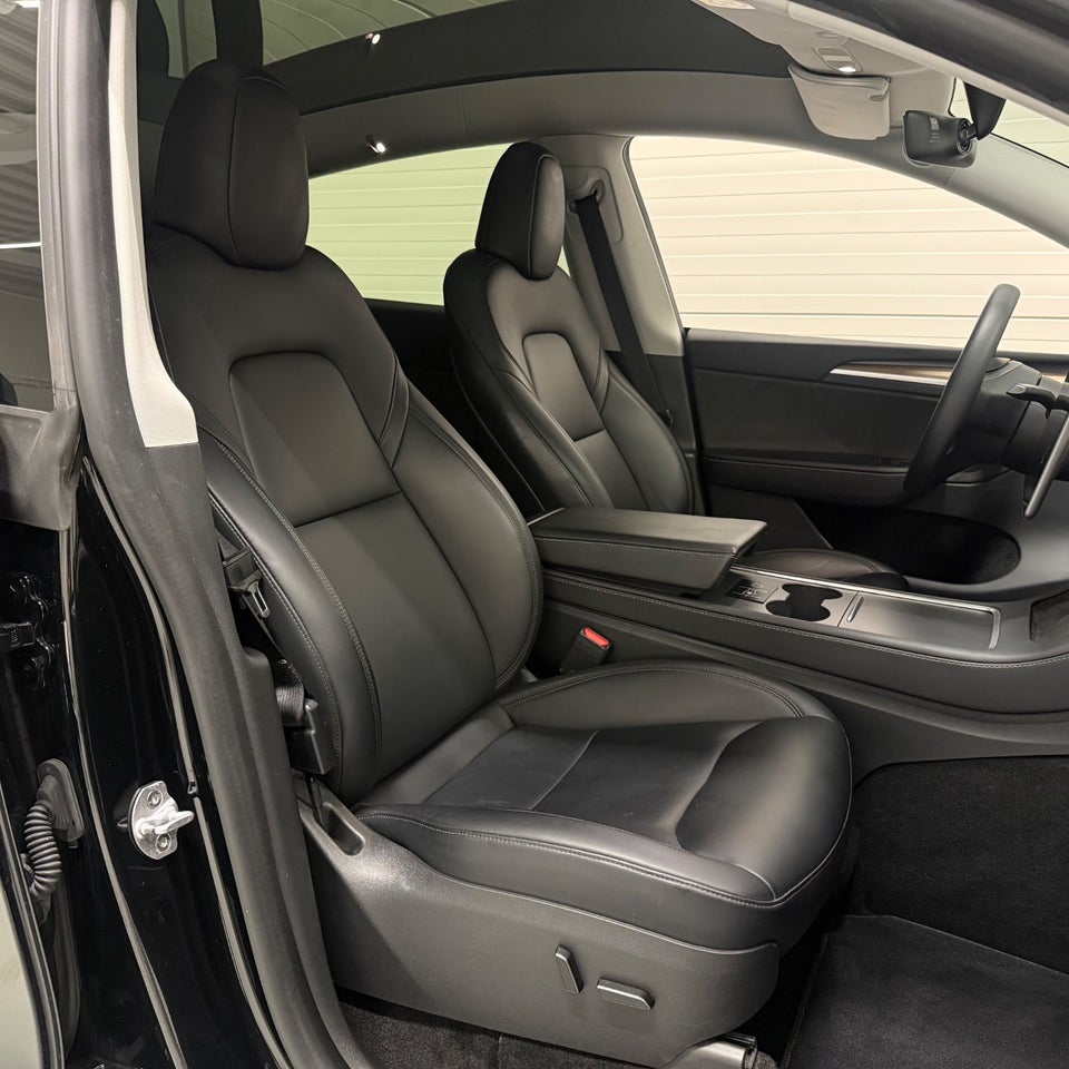 Tesla Model Y Long Range AWD 5d