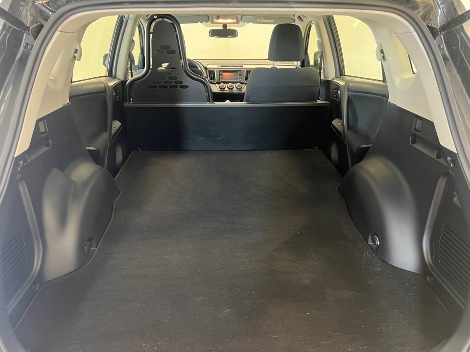 Toyota RAV4 2,0 D-4D T2 Van 5d