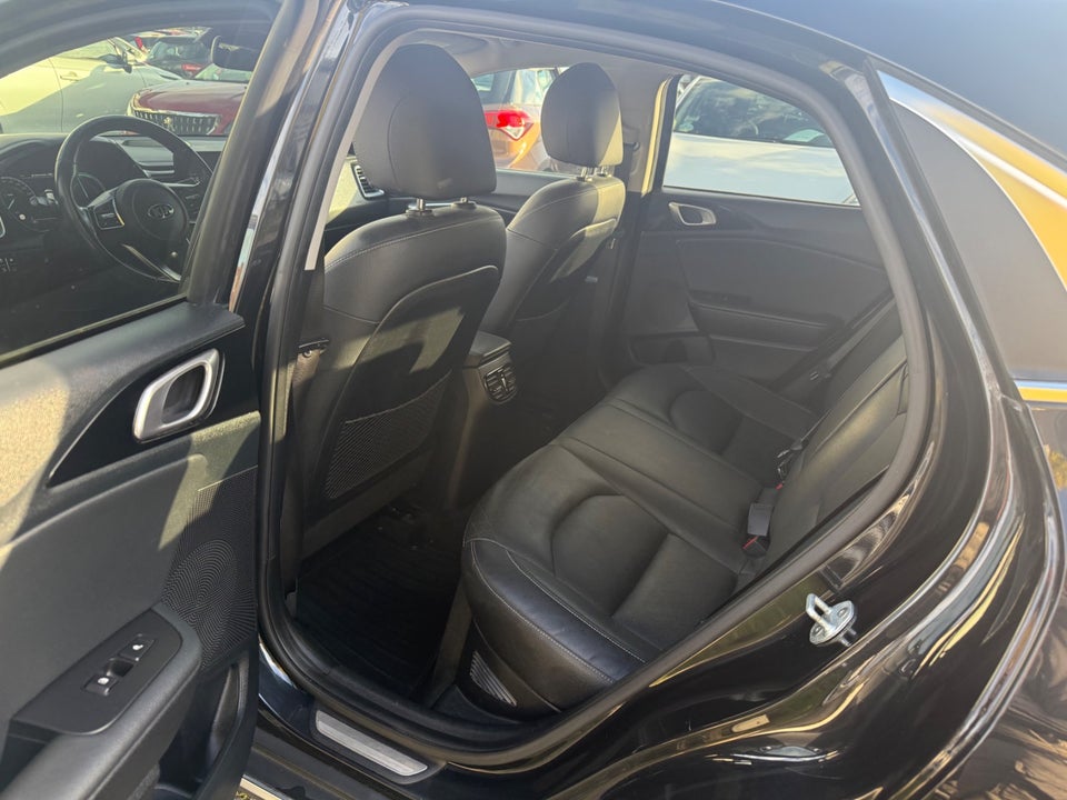 Kia XCeed 1,6 PHEV Platinum Edition DCT 5d