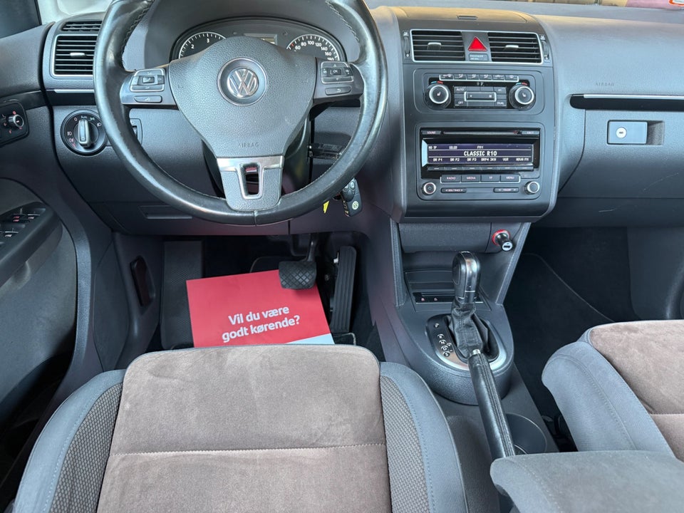 VW Touran 2,0 TDi 140 Comfortline DSG BMT 7prs 5d