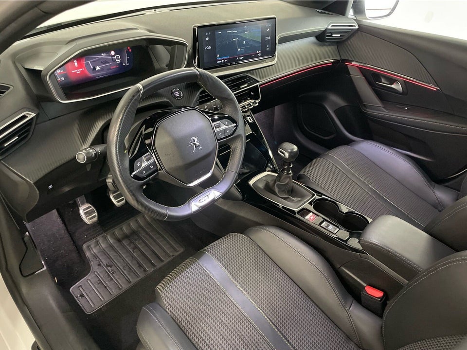 Peugeot 208 1,2 PureTech 100 GT 5d