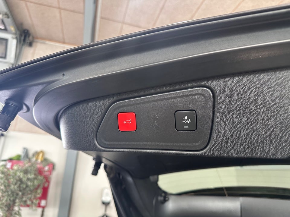 Peugeot 3008 1,6 Hybrid4 Allure Pack LTD EAT8 Van 5d