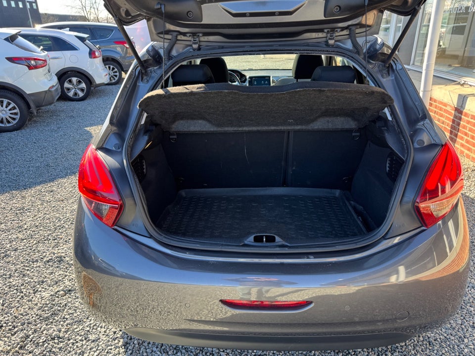 Peugeot 208 1,6 BlueHDi 100 Allure Sky 5d