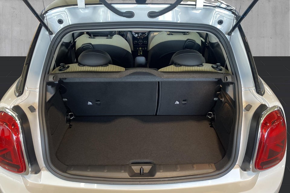 MINI Cooper SE Classic Trim 3d