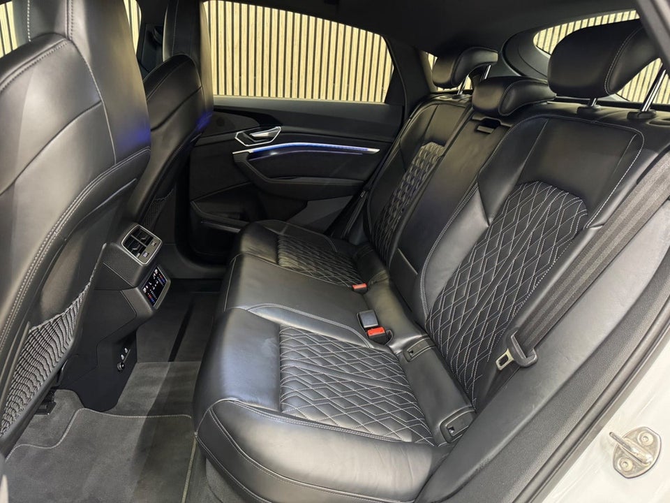 Audi e-tron 55 S-line Sportback quattro 5d
