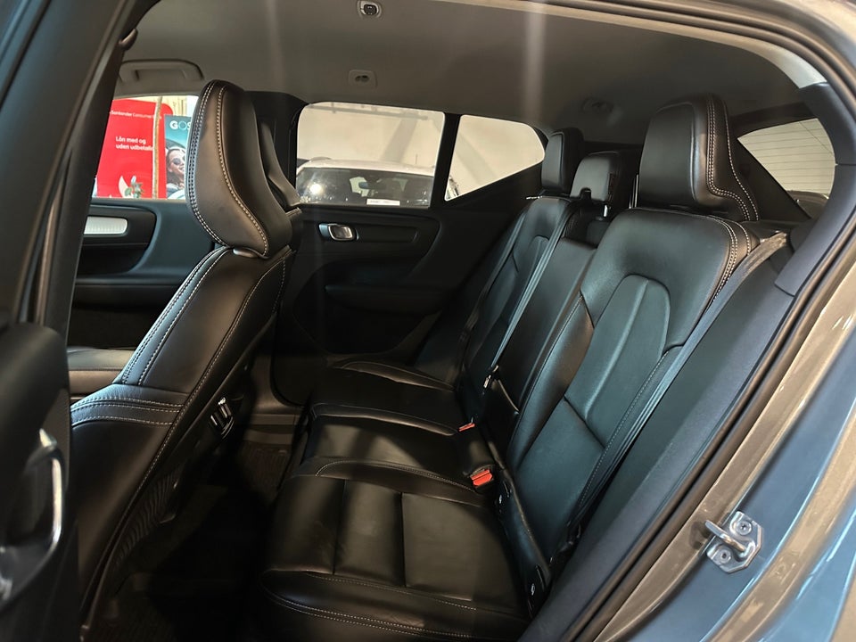 Volvo XC40 2,0 D4 190 Momentum aut. AWD 5d