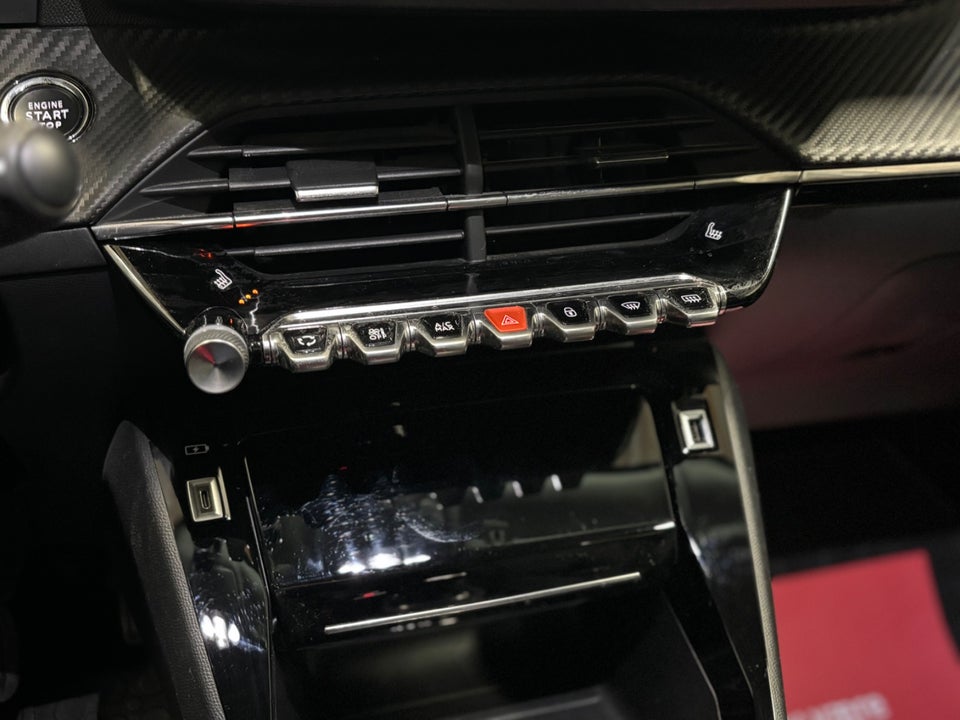 Peugeot 2008 1,2 PureTech 130 Selection Tech EAT8 5d