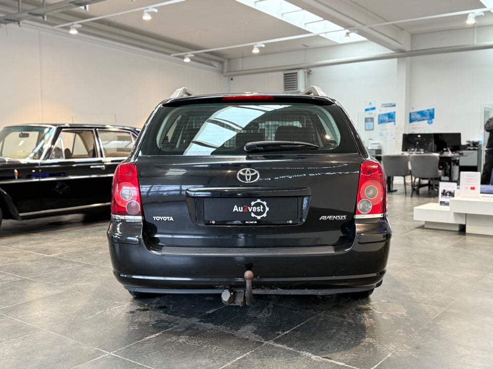 Toyota Avensis 2,0 VVT-i Executive 5d