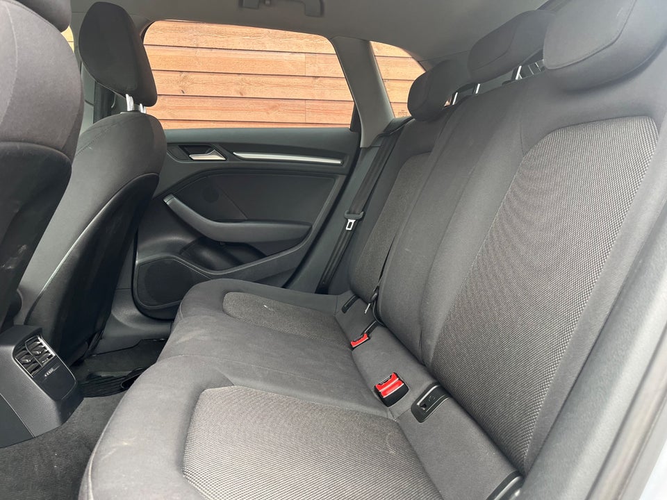 Audi A3 1,4 e-tron Sportback S-tr. 5d