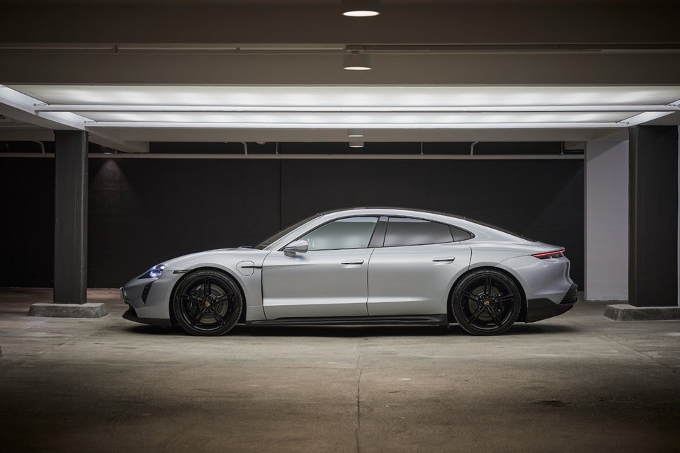 Porsche Taycan 4S 4d