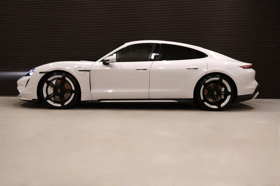 Porsche Taycan Turbo Performance+  4d