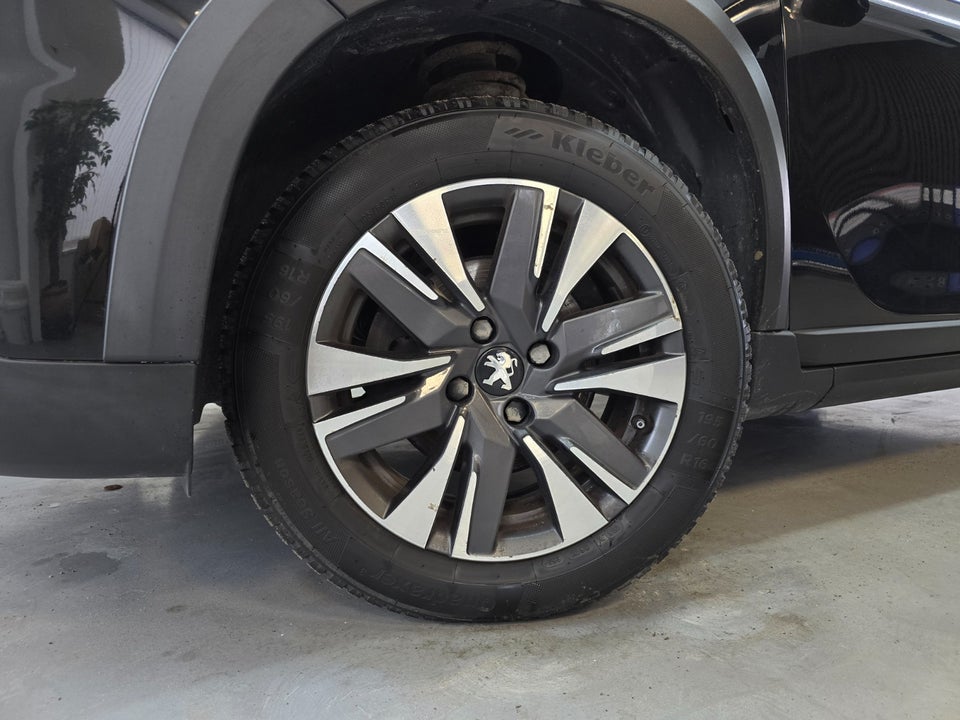 Peugeot 2008 1,2 e-THP 110 Desire Sky 5d