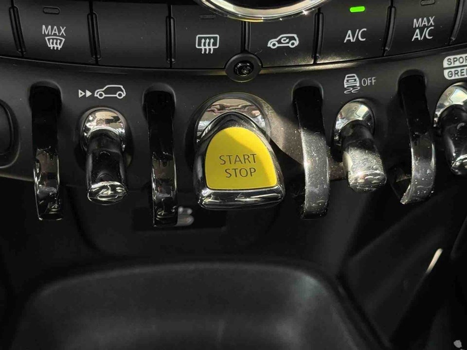 MINI Cooper SE Classic Trim 3d
