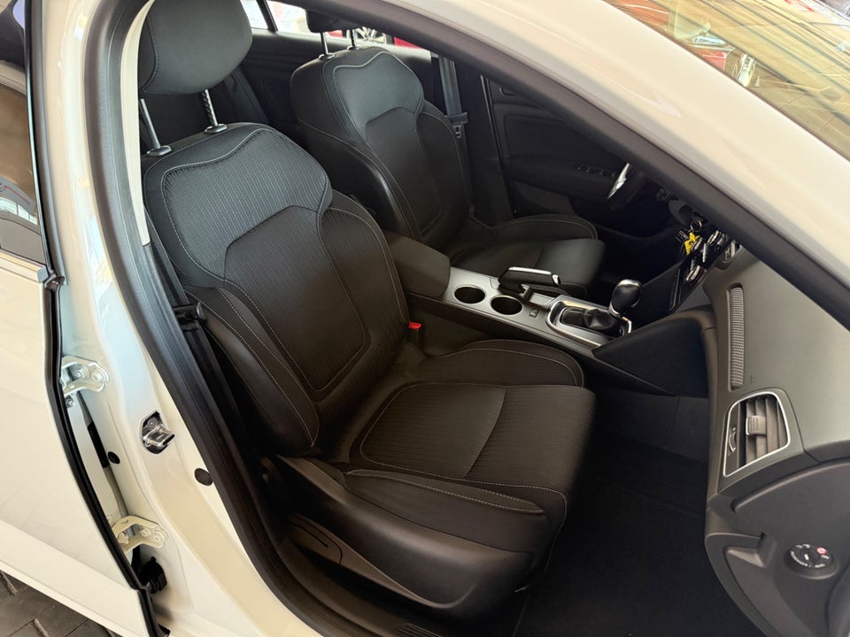 Renault Megane IV 1,3 TCe 140 Zen Sport Tourer EDC 5d