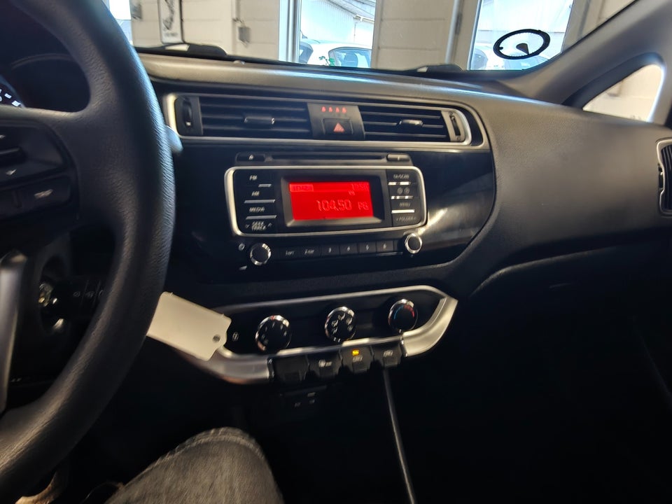 Kia Rio 1,2 CVVT Base 3d