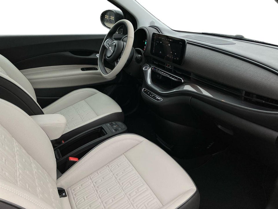 Fiat 500e 42 la Prima 3+1 4d