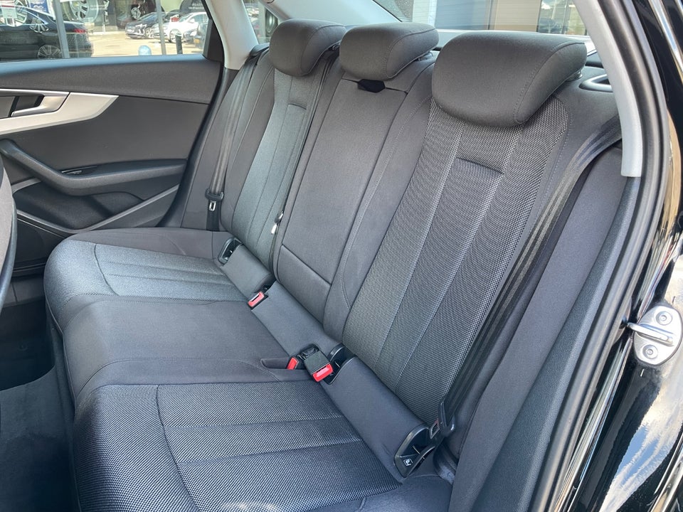 Audi A4 2,0 TDi 150 S-tr. 4d