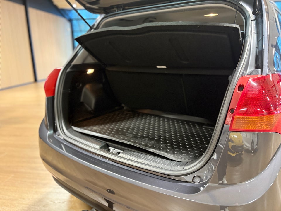 Kia Venga 1,4 CVVT Attraction 5d