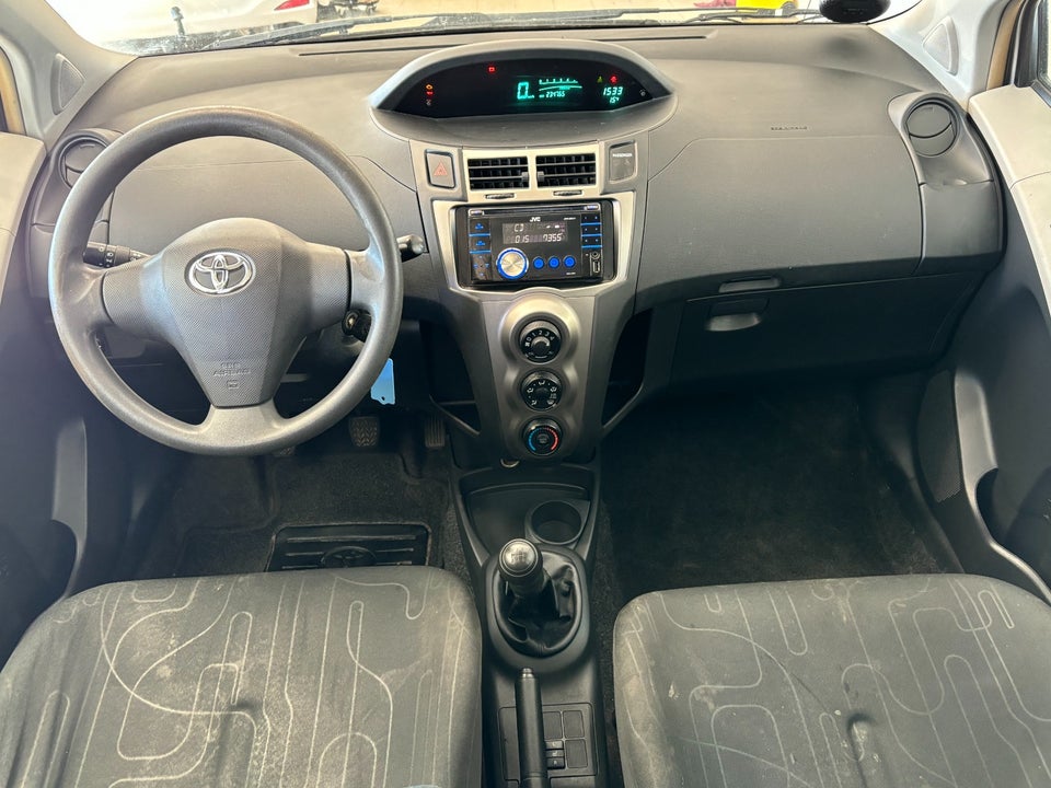 Toyota Yaris 1,0 VVT-i T2 5d