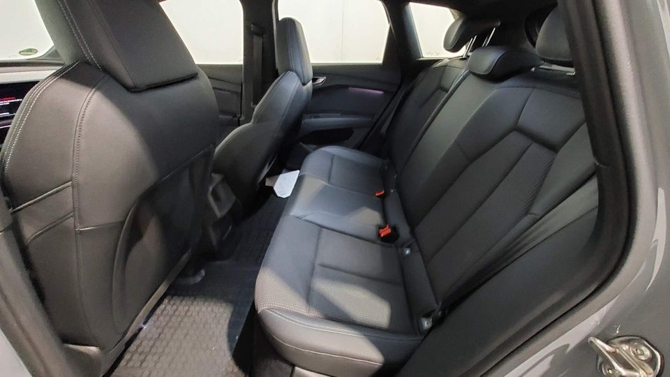 Audi Q4 e-tron 40 S-line 5d