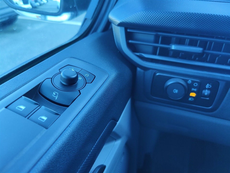 Ford E-Transit Custom 320L 64 Trend