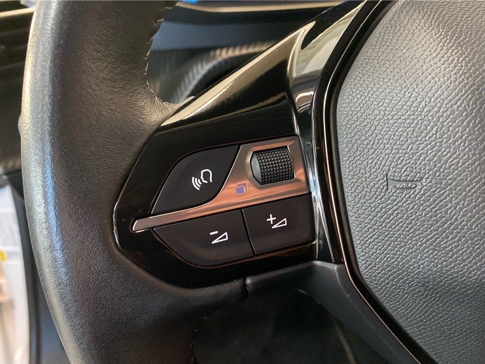 Peugeot e-2008 50 Allure Pack 5d