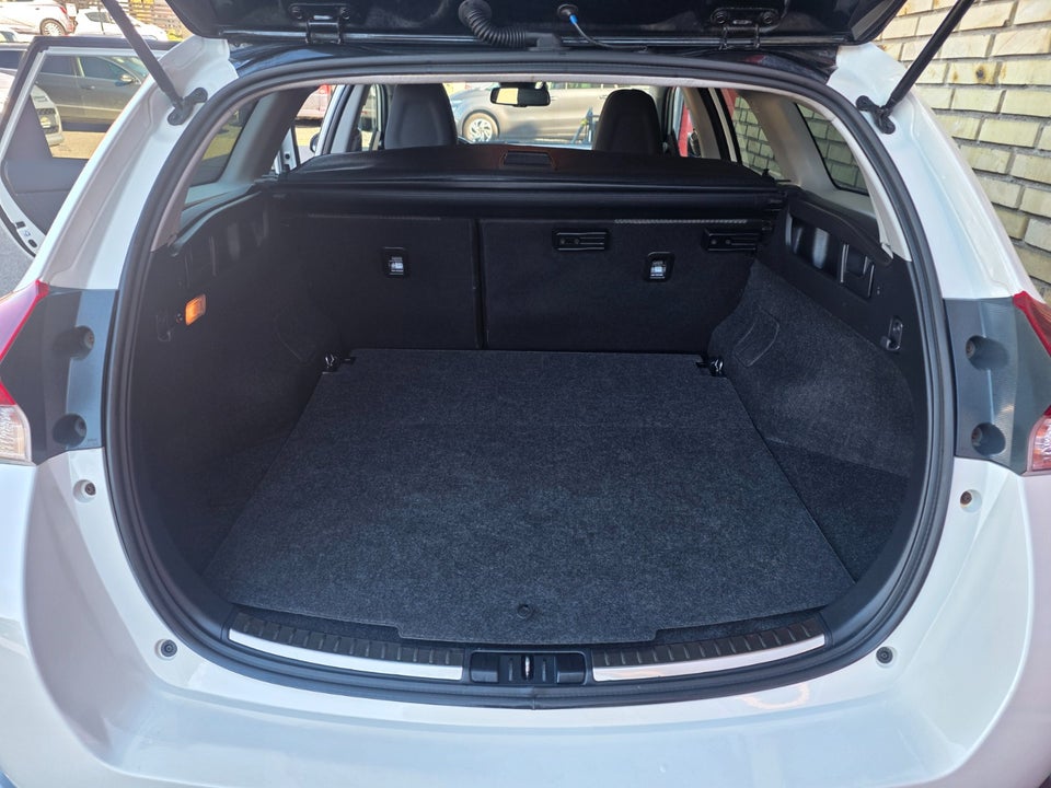 Toyota Auris 1,8 Hybrid Prestige Touring Sports CVT 5d