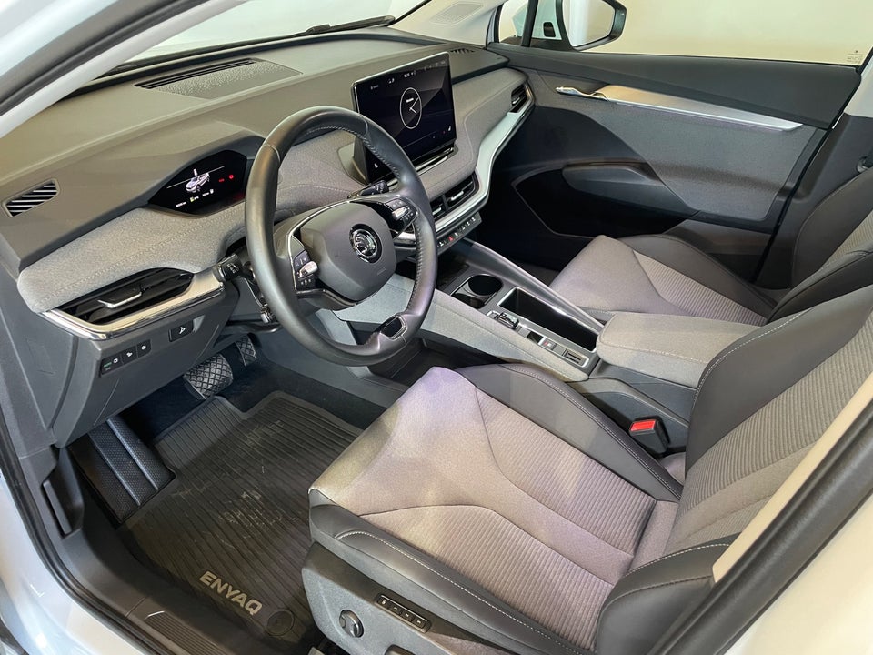 Skoda Enyaq 80 iV Plus Loft 5d
