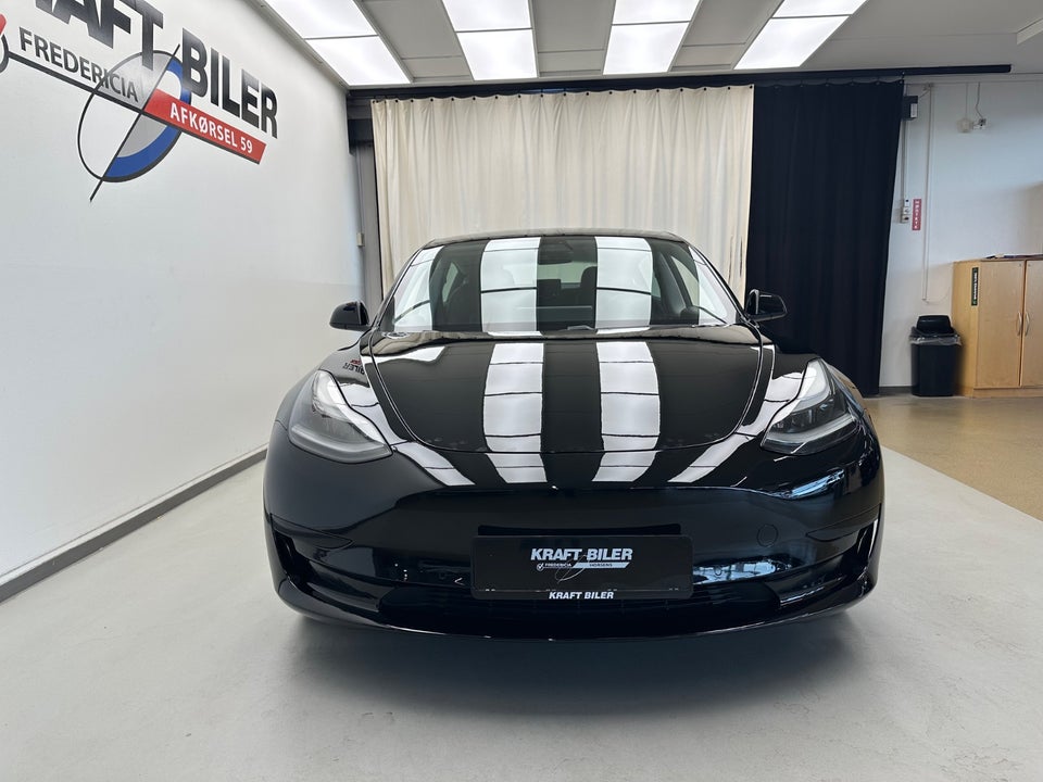Tesla Model 3 Standard Range+ RWD 4d