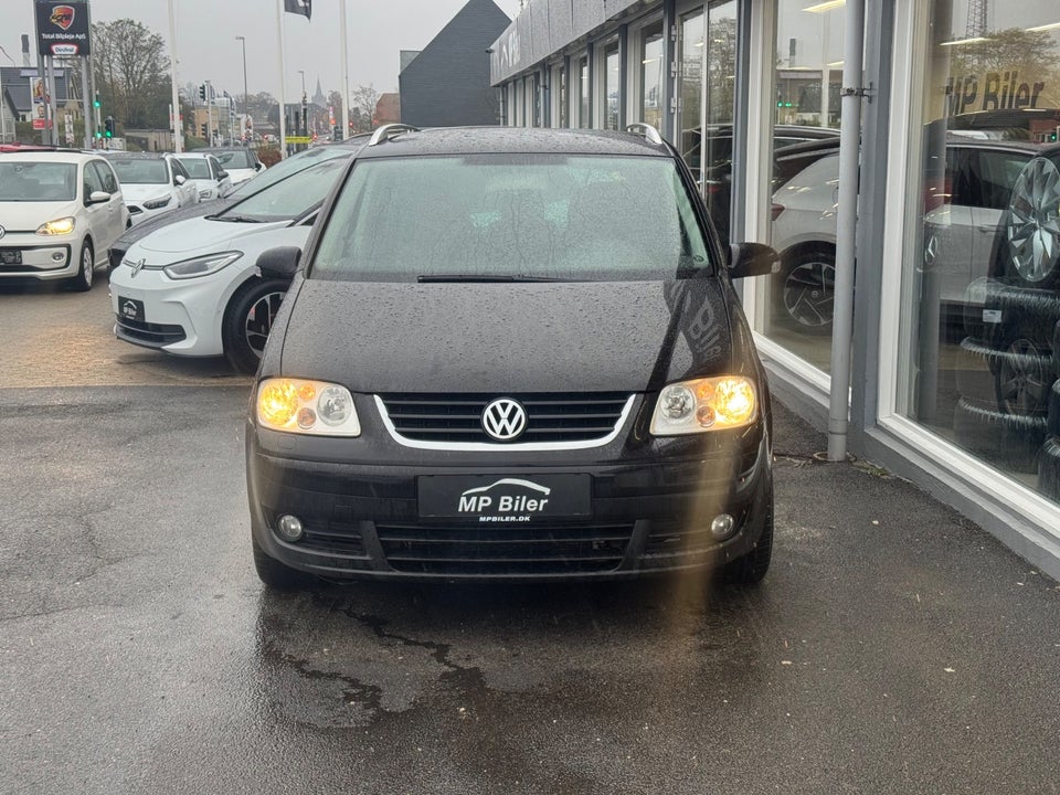VW Touran 2,0 TDi 140 Trendline 5d