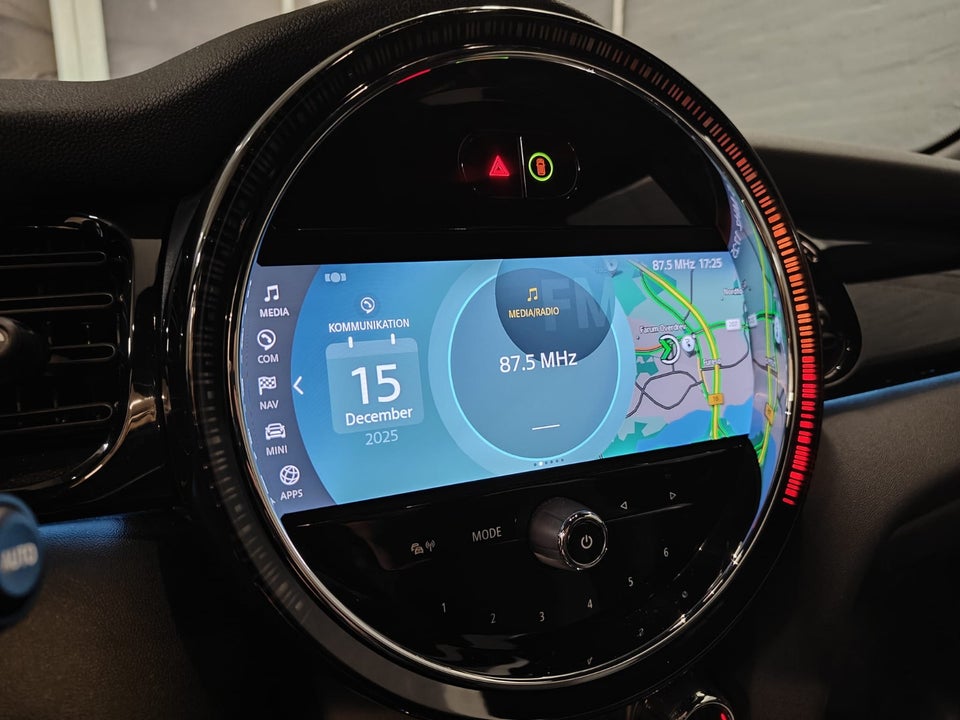 MINI Cooper SE Essential 3d