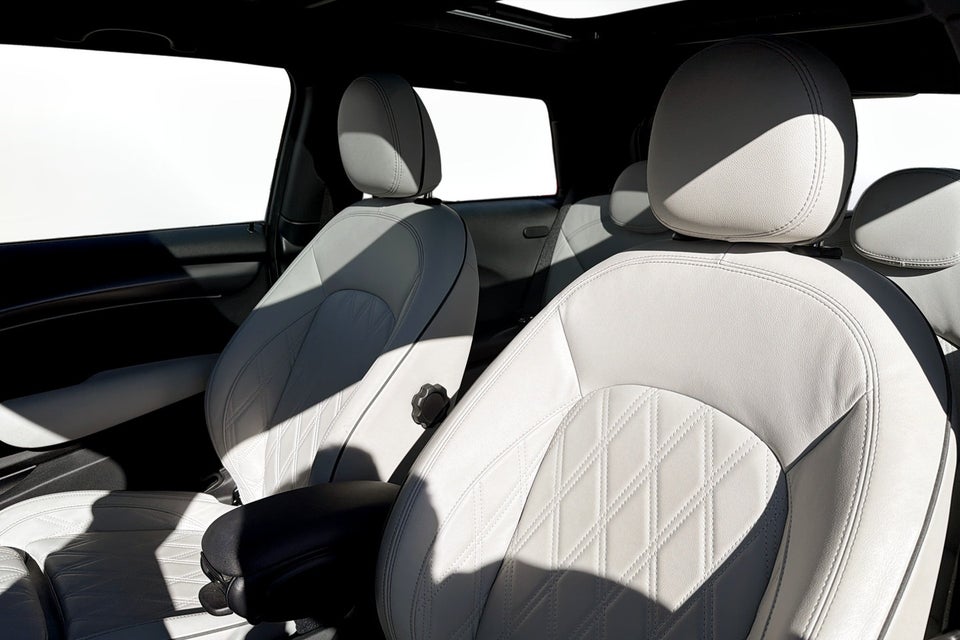 MINI Cooper SE Maximise 3d