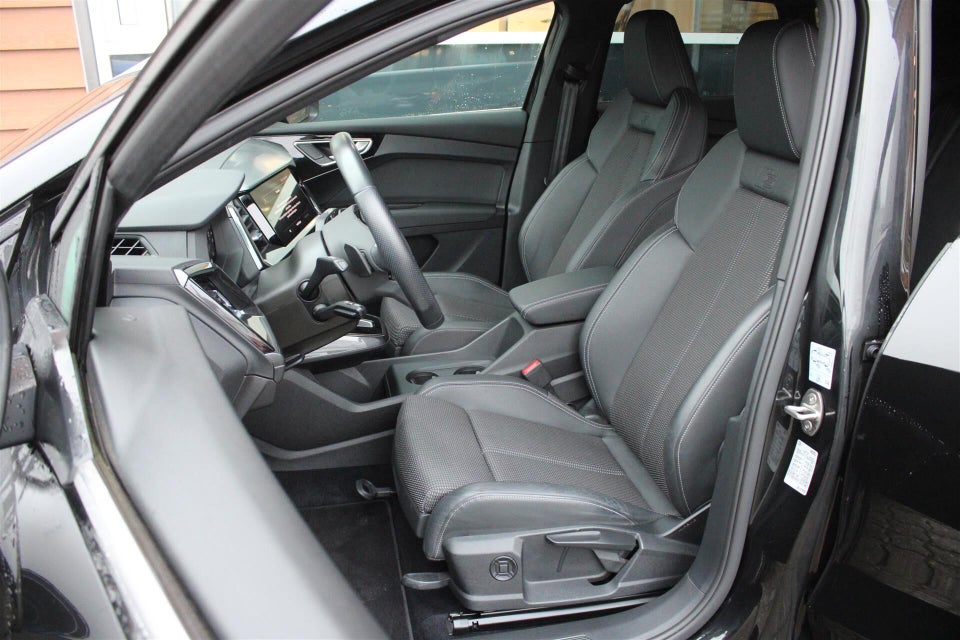 Audi Q4 e-tron 40 S-line 5d