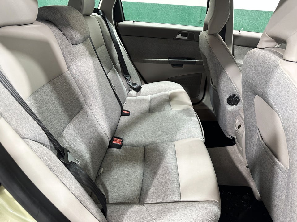 Volvo V50 2,4i aut. 5d