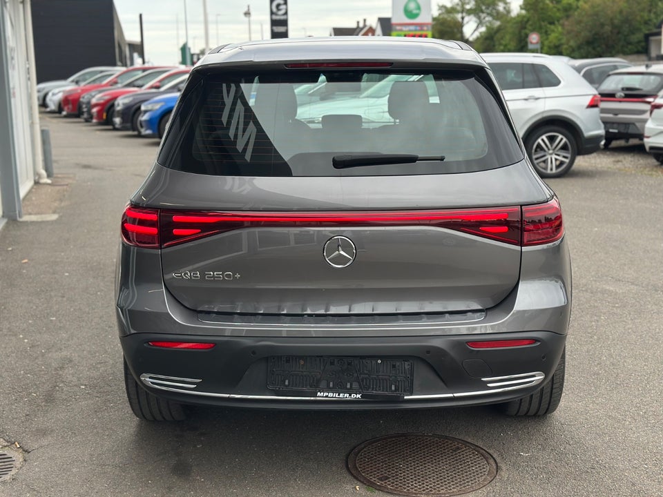 Mercedes EQB250+ Progressive 5d