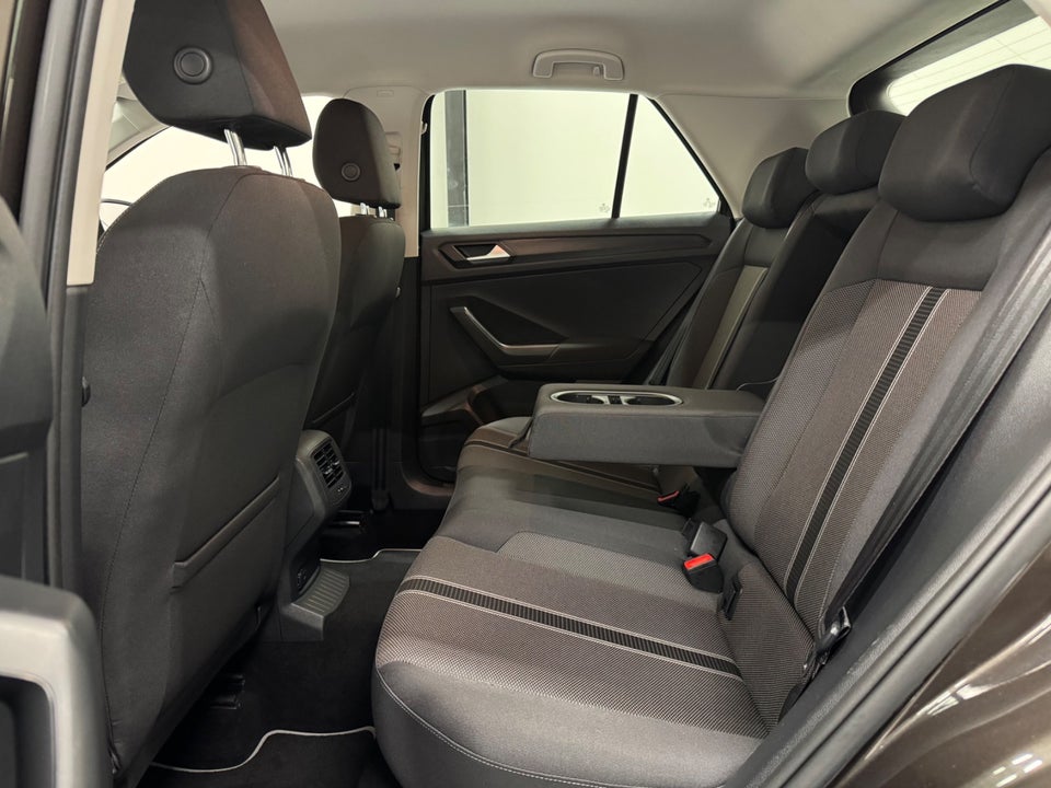 VW T-Roc 1,6 TDi 115 Style 5d