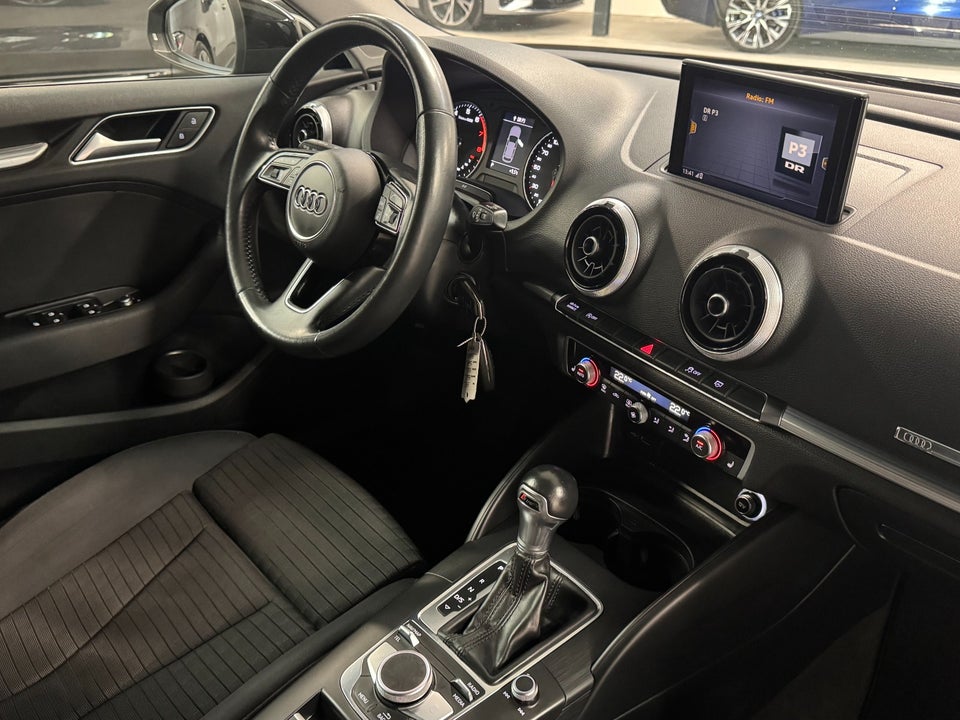 Audi A3 35 TFSi S-line Sportback S-tr. 5d